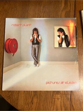 Vintage 1982 Robert Plant “Pictures At Eleven” (CH) #SS 8512 Swan Song Vinyl